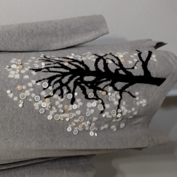 Anthropologie HWR Monogram Tree Sweater Button Gray Long  Size Medium - Picture 2 of 7